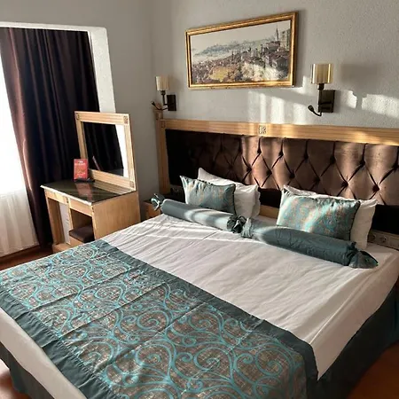 Hotel Blue Tuana Old City 3*