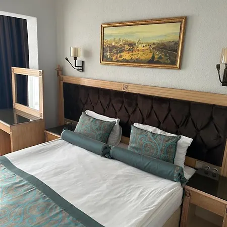 Hotel Blue Tuana Old City