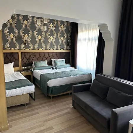 Blue Tuana Old City Hotel 3*