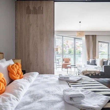 Benesta By Newinn Apartment