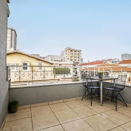 شقة Fully Furnished Flat With Terrace In Atasehir اسطنبول