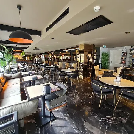 Air Boss Airport And Fair Hotel 4*