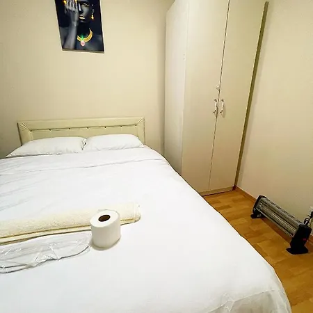 One Bedroom Close To Taksim Square 1 Apartment *