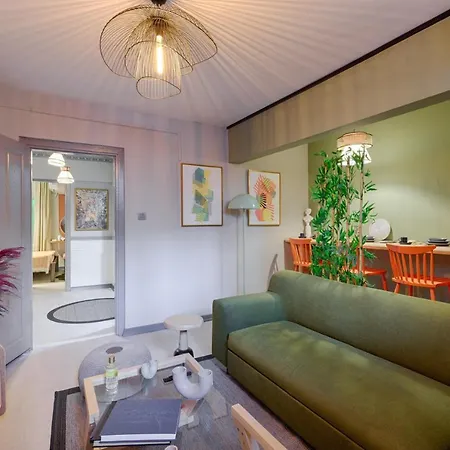 Apartment Artful W/projector In Beyoglu, Cihangir Istanbul
