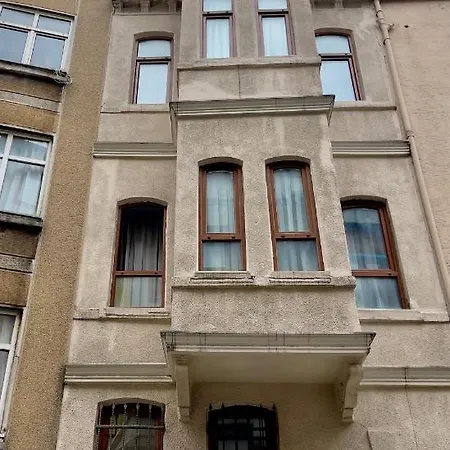 One Bedroom Close To Taksim Square 1 *
