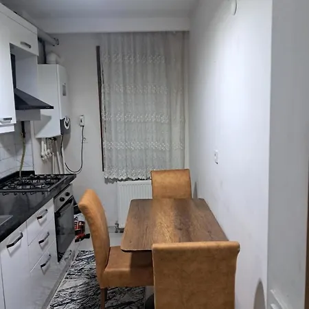4,e Aksemsettin Mh Sari Abdullah Efendi Sk 11 N 1,2,3 Apartment Istanbul