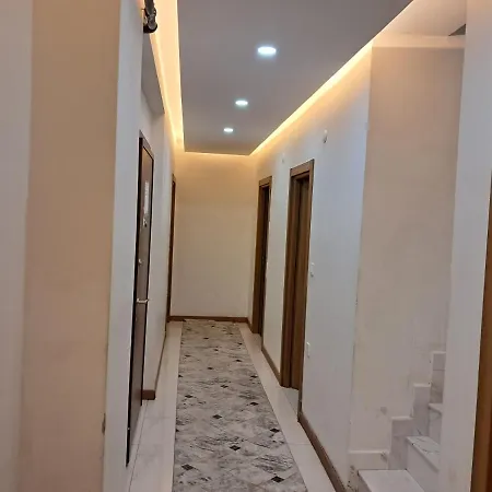 Apartment 4,e Aksemsettin Mh Sari Abdullah Efendi Sk 11 N 1,2,3 Istanbul