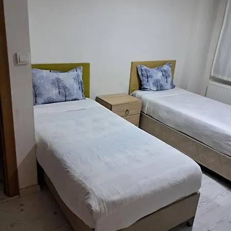 4,e Aksemsettin Mh Sari Abdullah Efendi Sk 11 N 1,2,3 * Istanbul