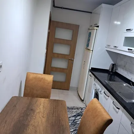 4,e Aksemsettin Mh Sari Abdullah Efendi Sk 11 N 1,2,3 Apartment Istanbul