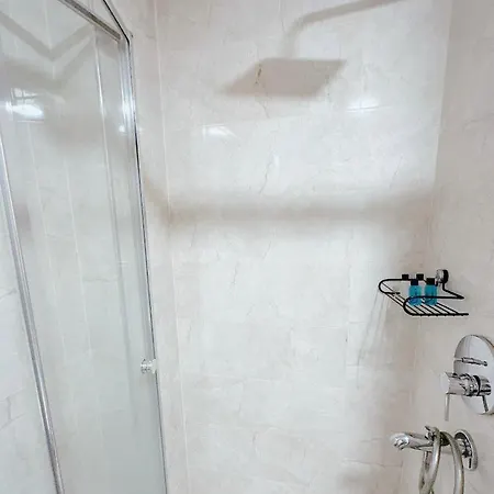 Aliya No1-new Close To Taksim *