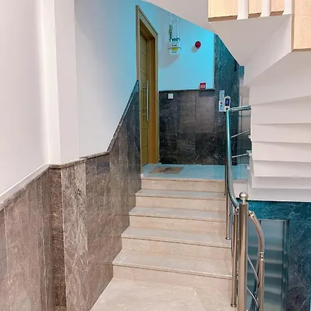 Aliya No1-new Close To Taksim *