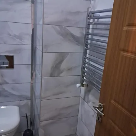 4,e Aksemsettin Mh Sari Abdullah Efendi Sk 11 N 1,2,3 Istanbul