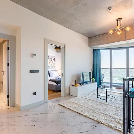 Cozy Flat With View And Balcony In Sisli Apartment