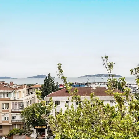 Chic Sea View Flat On Bagdat Avenue In Bostanci اسطنبول