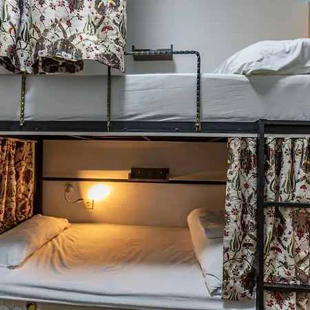 Hostel Stanpoli *