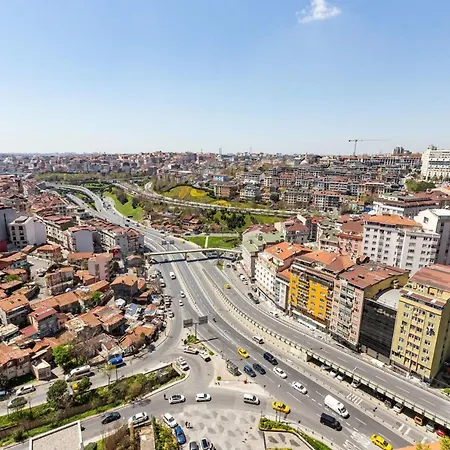 Apartment Cozy Flat With View And Balcony In Sisli Istanbul
