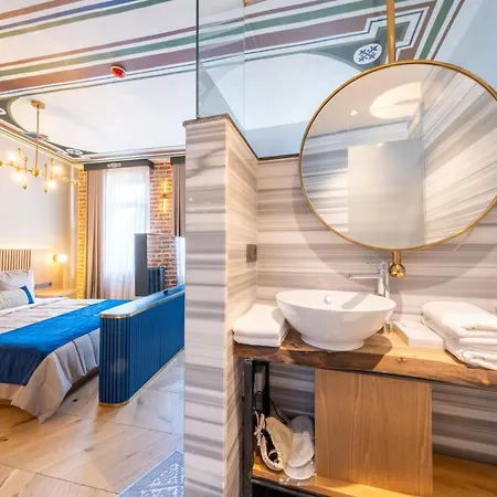 Balo Hotel
