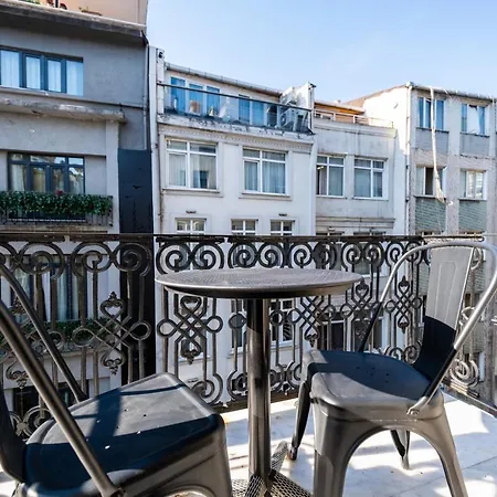 Balo Istanbul