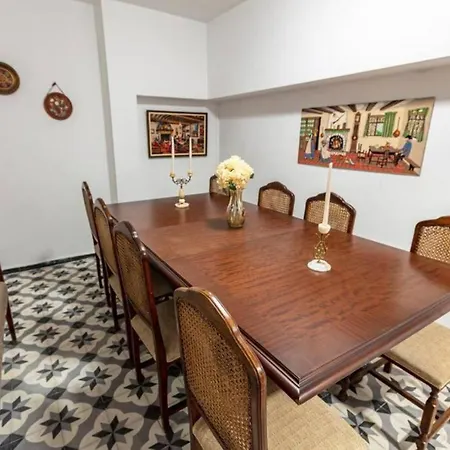 Historical 4-br Steps From Besiktas Stadium & Bosphorus Views - Prime Nisantasi Location! Estambul