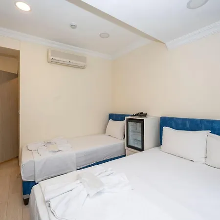 Hotel Grand *