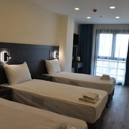 Hotel Shishly Palace 3*