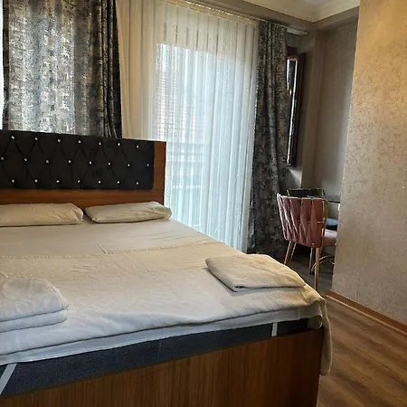 Eyuep Kral Small * Istanbul