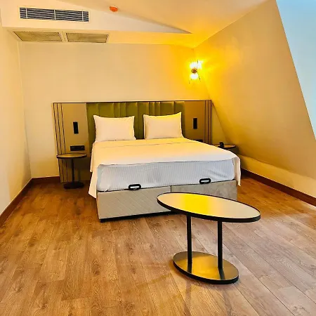 Nice Royal City 3*
