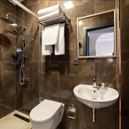 Nil Home's Apartment
