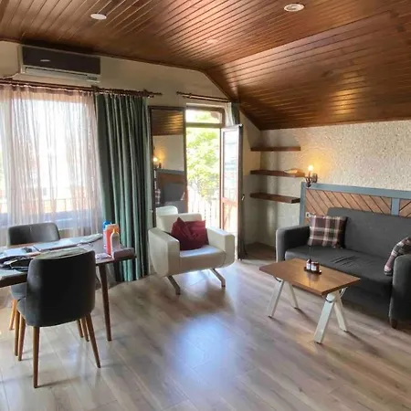 Nil Home's Apartment