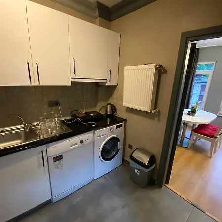 Nil Home's Apartment *