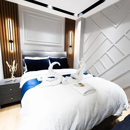 Fatih'de Olanagi Sunan Esyali Apartment