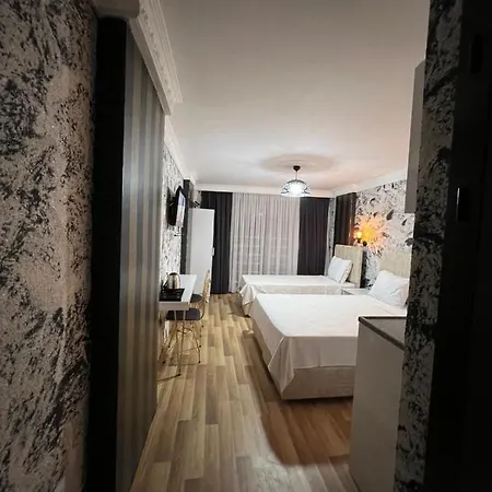 Star Hotel *