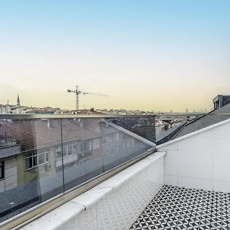 Centrally Located Flat With Balcony In Uskudar Апартаменты Стамбул