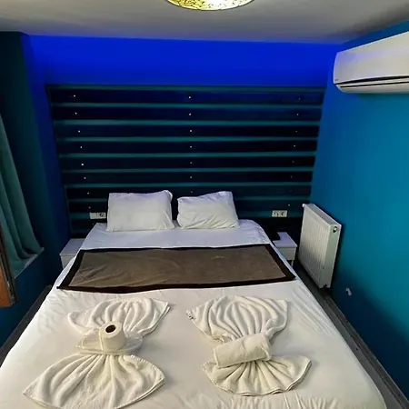 Moon Blue Aparthotel *