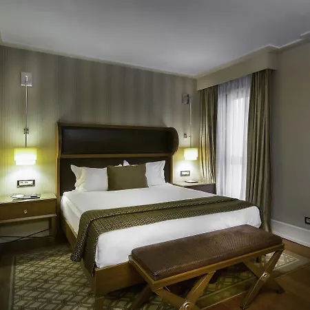 Titanic City Taksim 4*