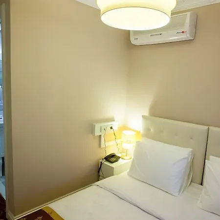 Istanburg Efes Otel 2*
