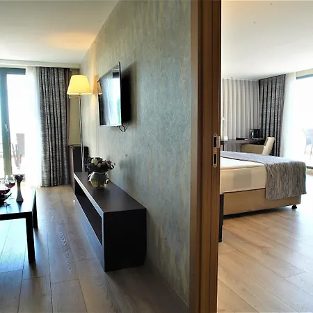 Port Bosphorus 4*