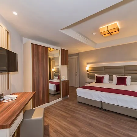 Hotel Golden Royal & 4*