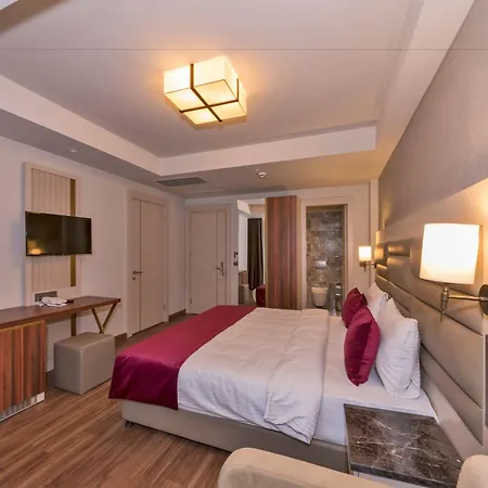 Golden Royal & Hotel 4*