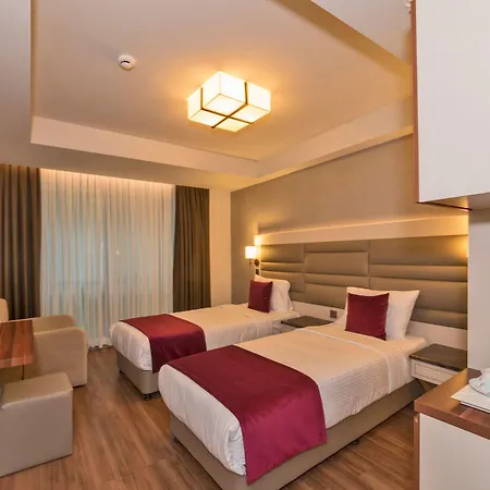 Hotel Golden Royal &