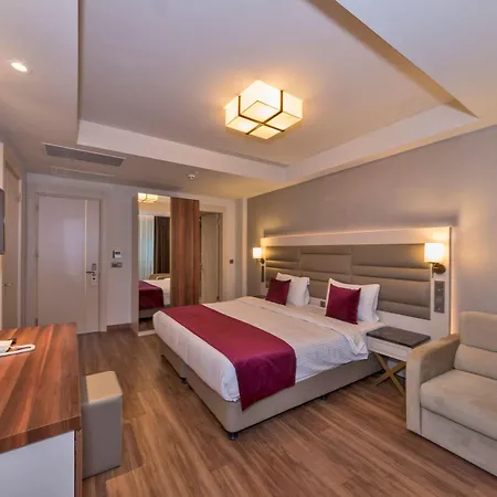 Hotel Golden Royal &