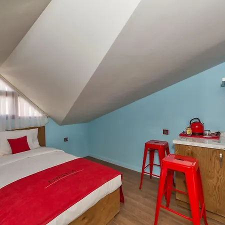 Taksim Nis - Istiklal Street 3*