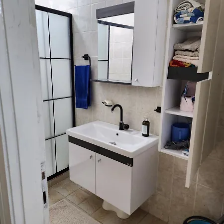 Two Bedroom Flat In The Garden At The Bosphorus *