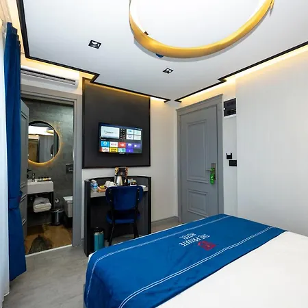 The Private Airport 3*