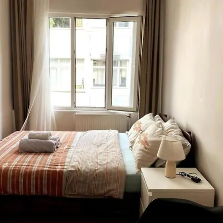 Cozy Terrace House 2min Walking To Taksim Square Apartmán