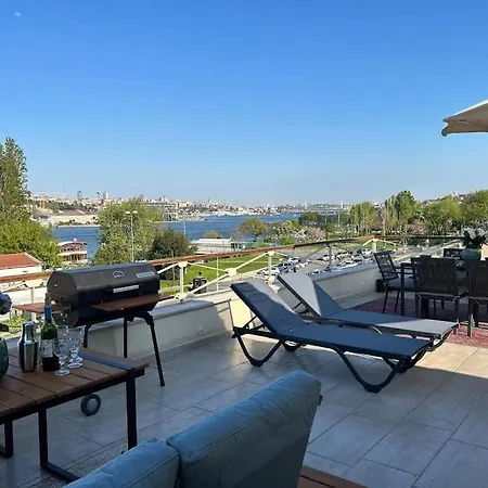 Waterfront Tiny House Bosphorus With Exceptional Terrace Apartment