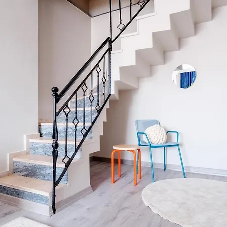 Vibrant Duplex With Terrace 2 Min To Cevahir Mall * اسطنبول