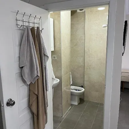 Istiklal Caddesi Ve Taksim Yuruyerek 1 Dakika. Apartman *