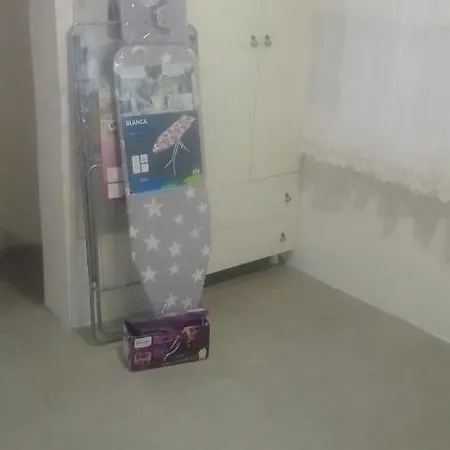 Istiklal Caddesi Ve Taksim Yuruyerek 1 Dakika. Apartman Isztambul