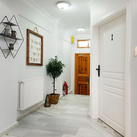 La Gardenia : 4br With Private Garden Villa Istanbul